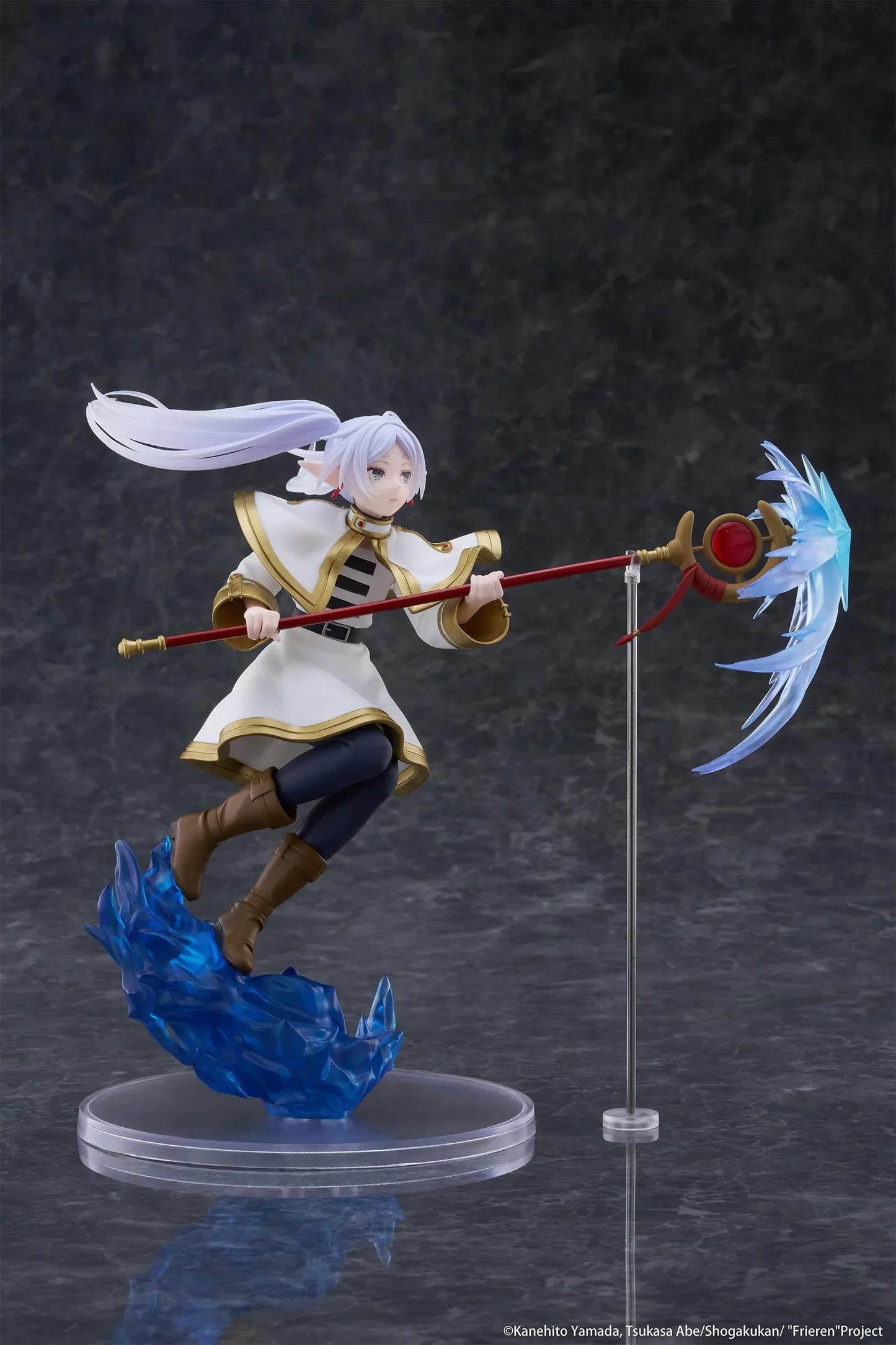 Frieren Beyond Journey's End AMP+ Frieren Figure reissue with dynamic blue magic effect and action pose