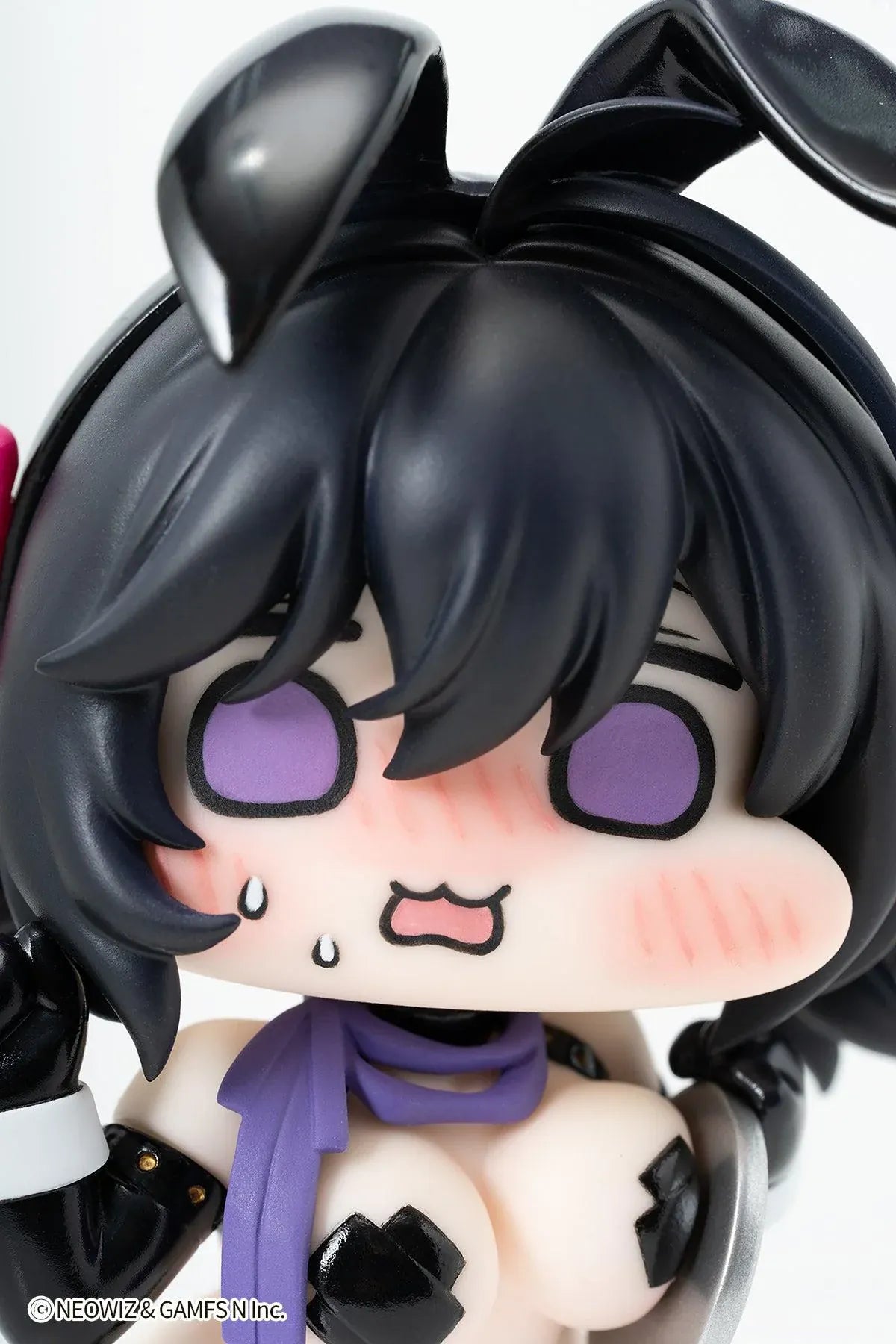 Brown Dust 2 Celebrity Bunny Loen-chan x illustration by JAZZ JACK Non Scale Figure featuring Loen-chan in a glossy black bunny-inspired outfit with purple scarf, twin-tail hair, and bunny ear accents.