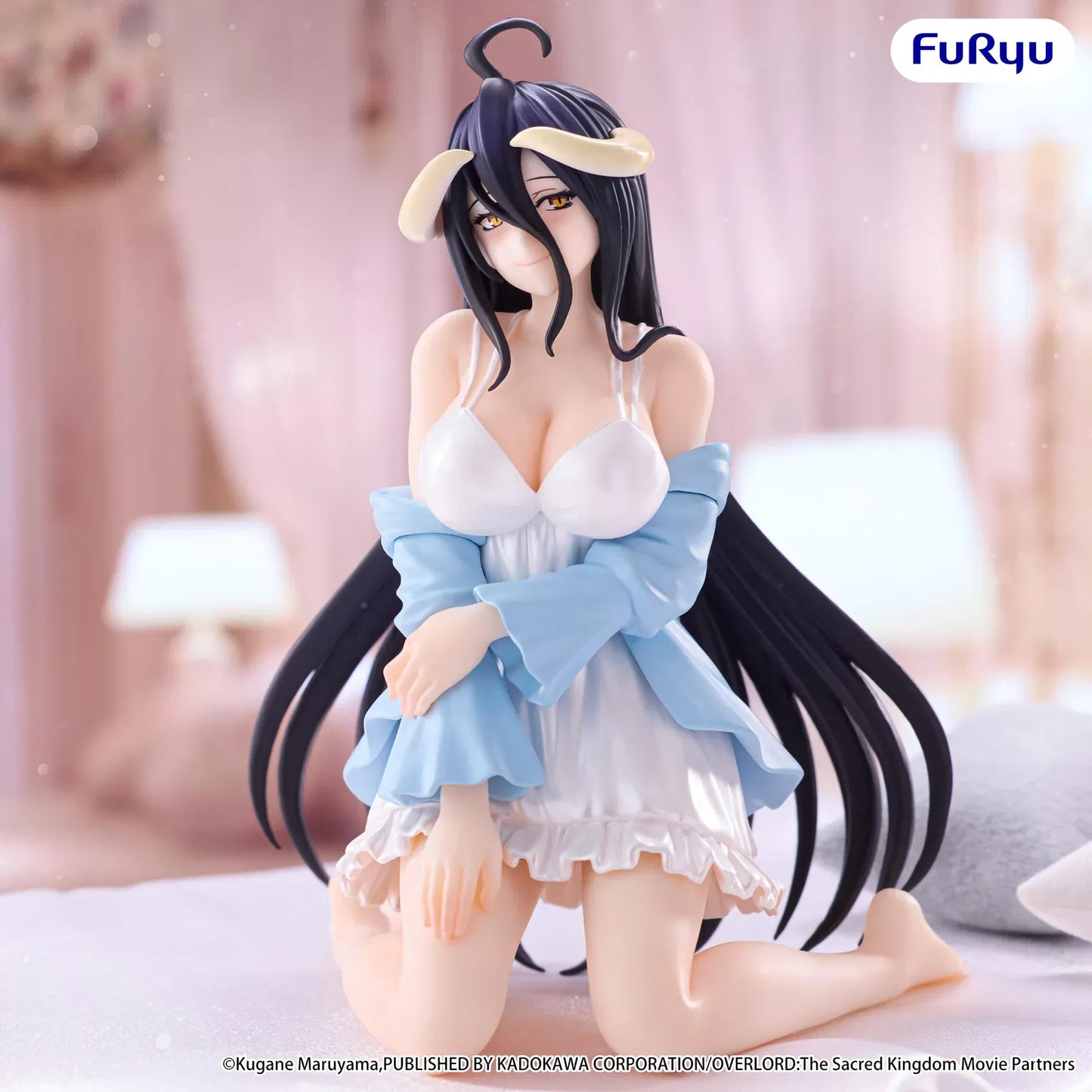 Overlord Albedo Loungewear Pearl White Ver Noodle Stopper Figure wearing white loungewear and a light blue robe