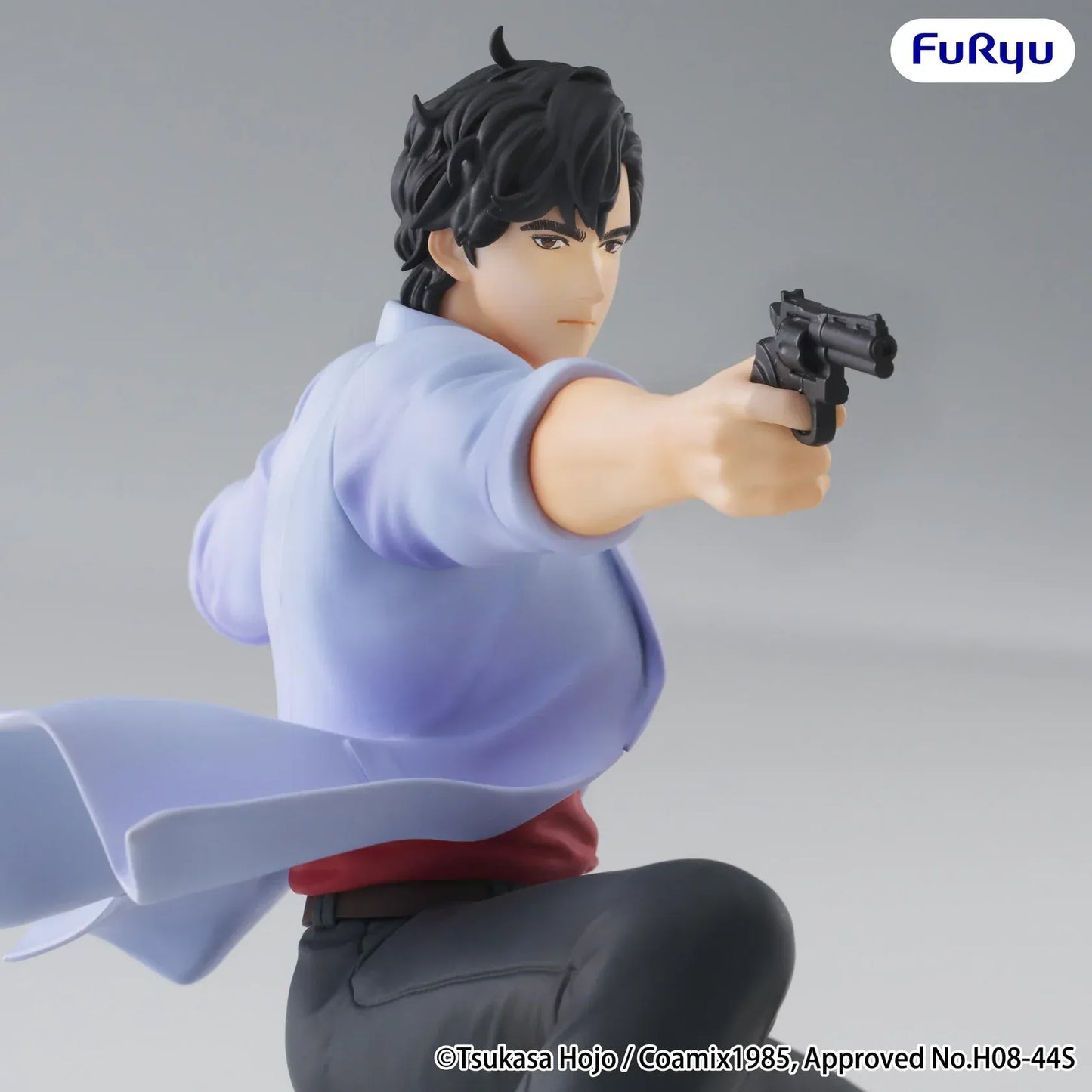 City Hunter Ryo Saeba Noodle Stopper figure by FuRyu in kneeling action pose with handgun