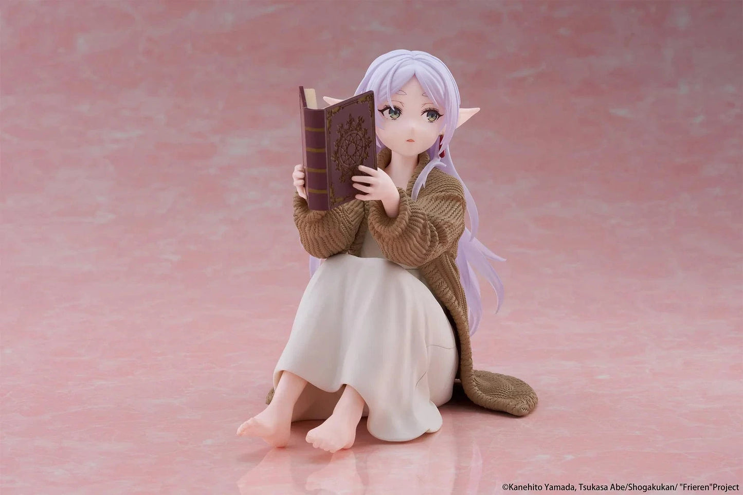 Frieren Beyond Journey’s End Desktop Cute Frieren Roomwear Ver. figure sitting and reading a book