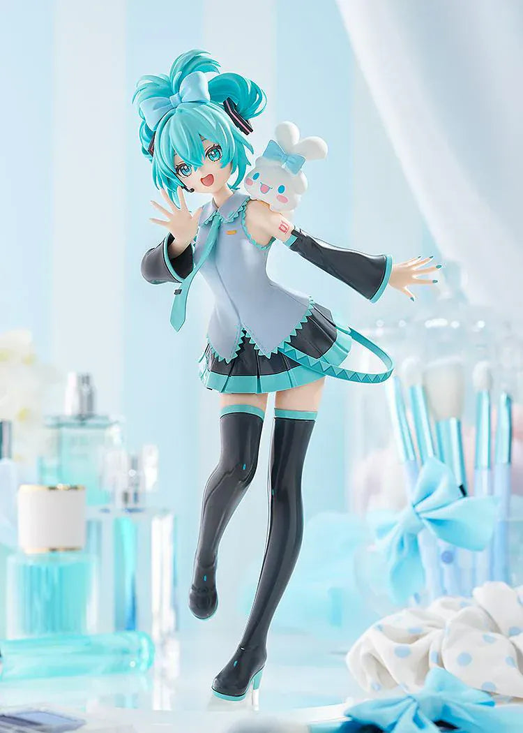 Hatsune Miku x Cinnamoroll POP UP PARADE L Size figure featuring pastel outfit and Cinnamoroll shoulder accessory