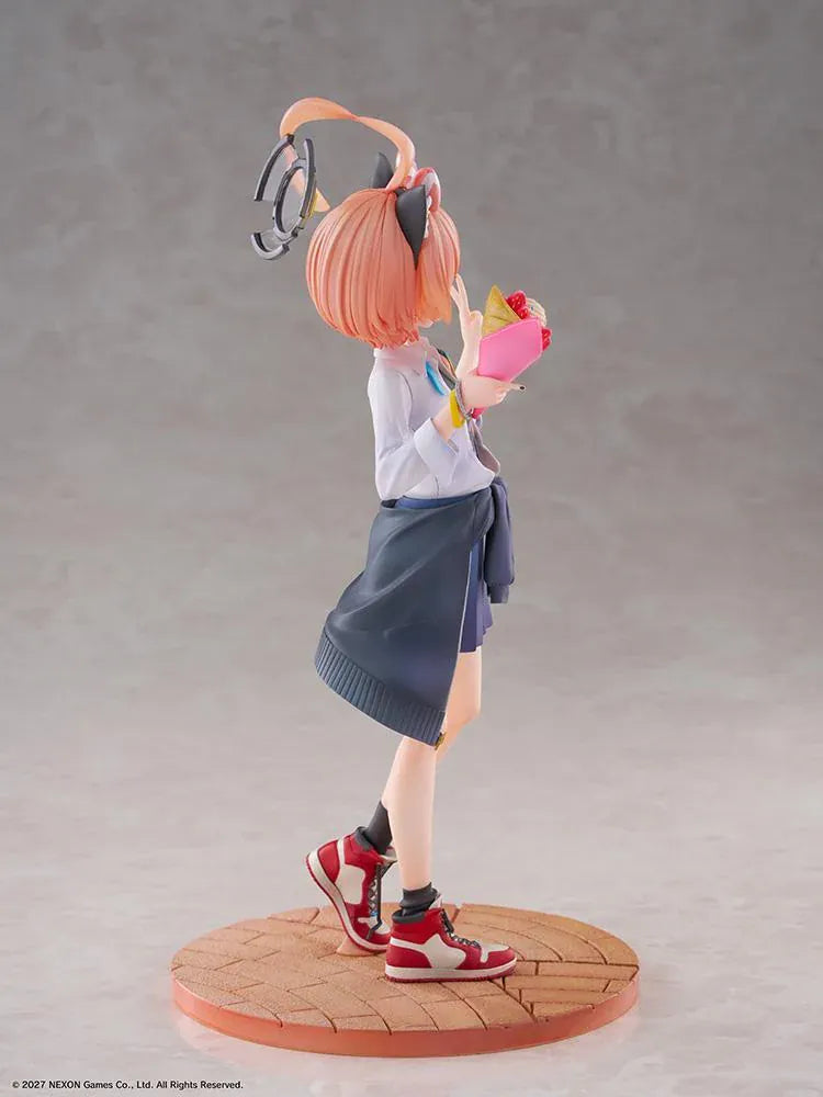 Blue Archive Neru School Memorial Lobby Ver 1/7 Scale Figure holding a colorful crepe and making a peace sign