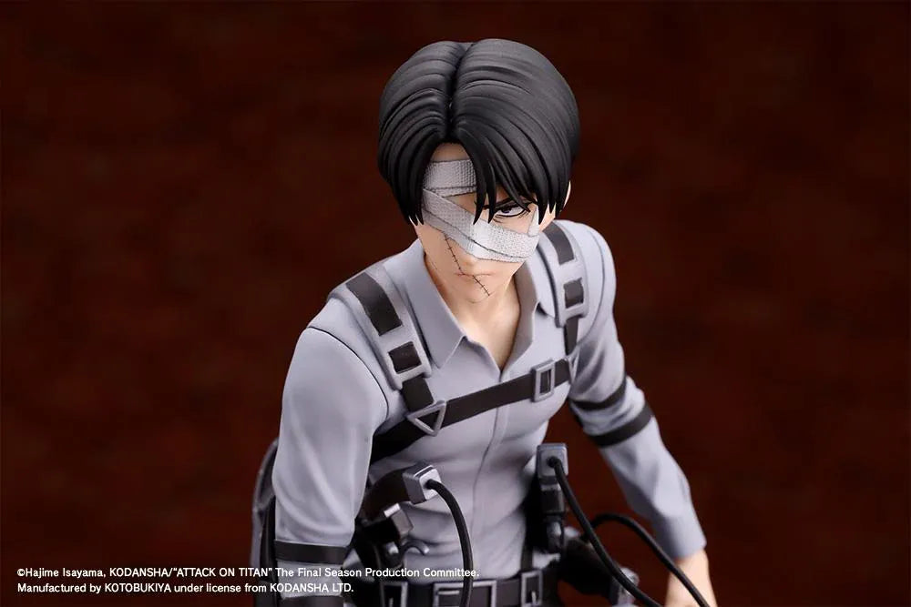 Levi Ackerman The Final Season Ver. Oshi Works figure with facial and hand bandages, a gray shirt, black harness and equipment, on a black base.
