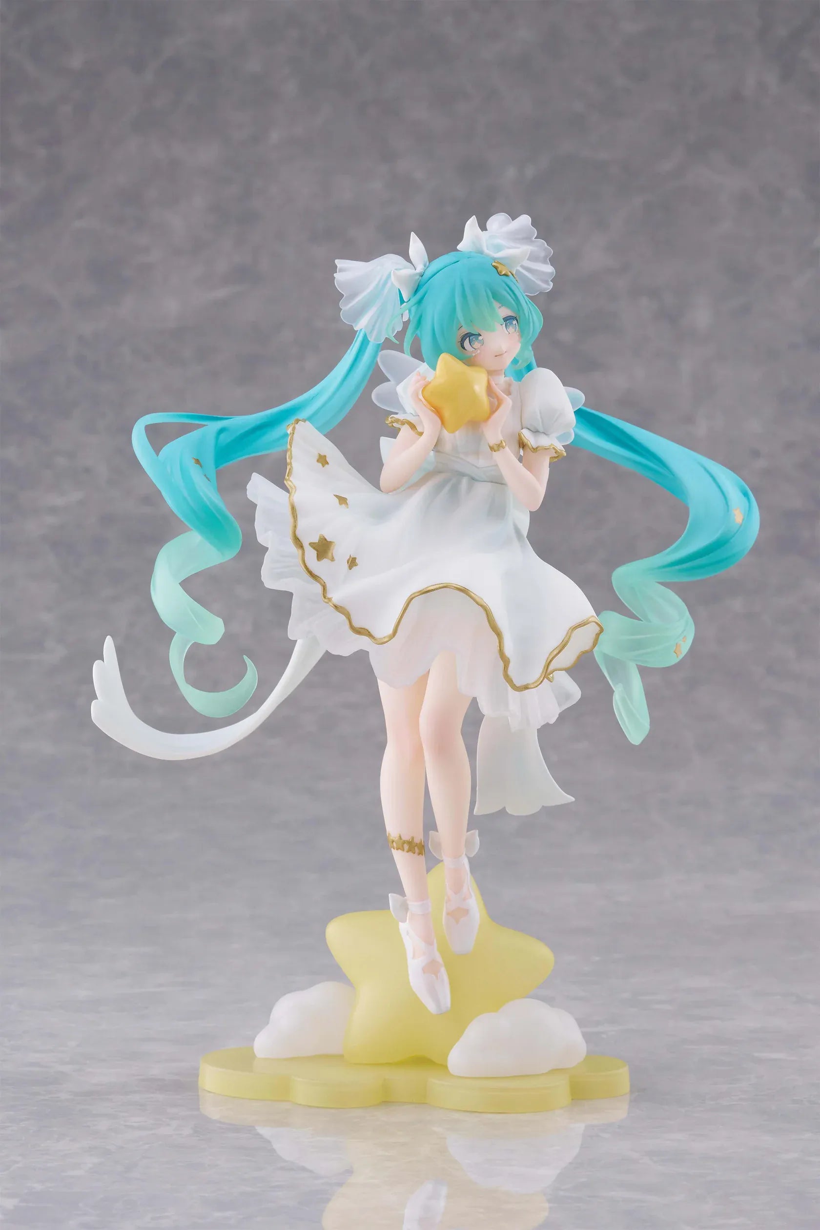 Vocaloid AMP+ Hatsune Miku Birthday 2026 Star Dreamy Ver figure featuring Hatsune Miku in a white dress standing on a star and cloud base