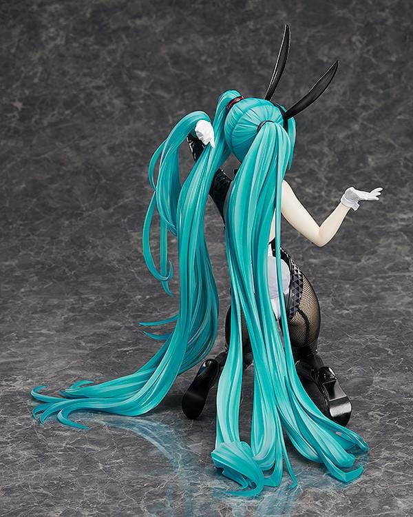 Vocaloid B-Style Hatsune Miku Art by SanMuYYB Bunny Ver. 1/4 Scale Figure Reissue featuring Miku in a black and white bunny outfit with teal twin tails and bunny ears.