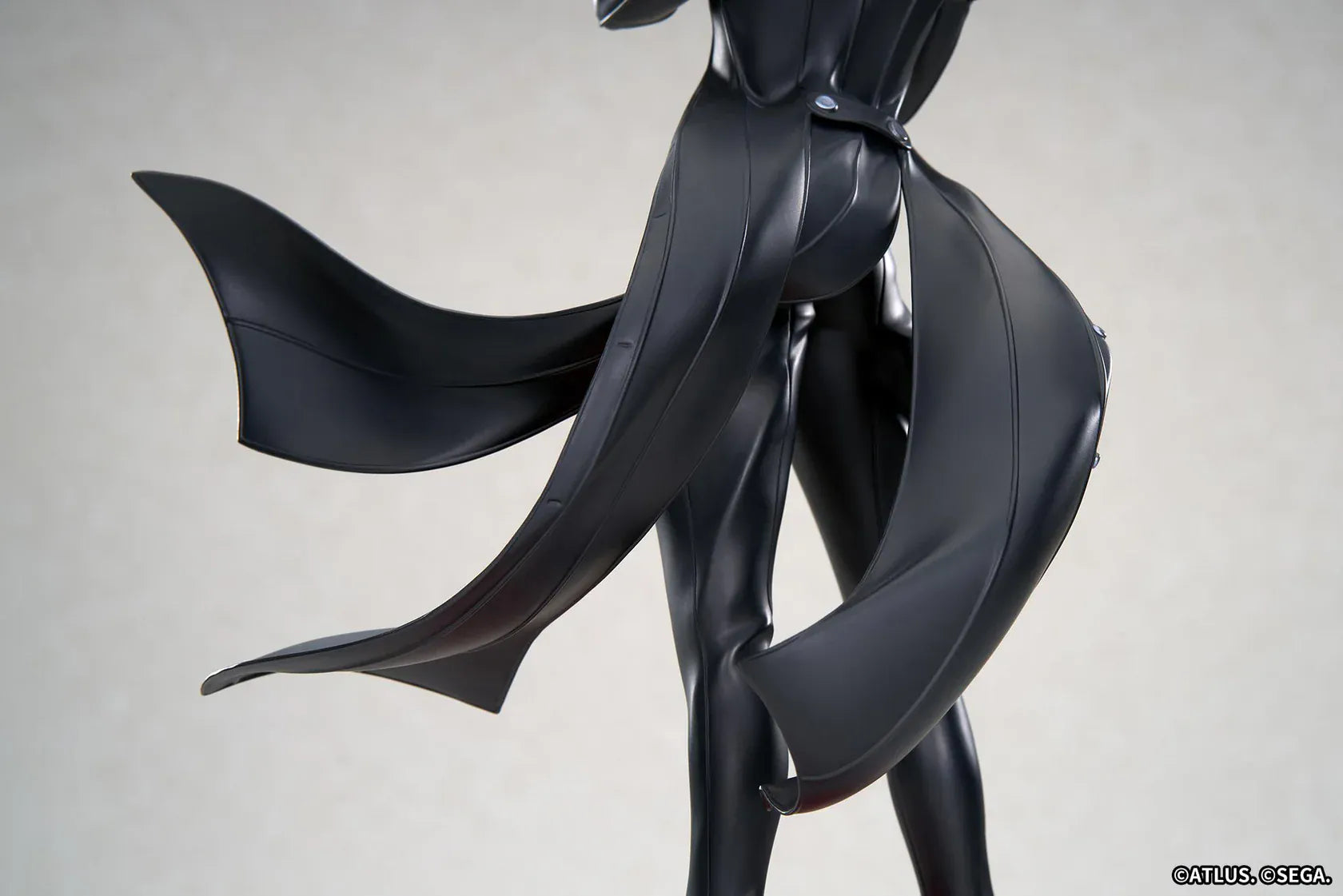 Joker Persona 5 Royal Limepie 1/8 scale figure in black outfit adjusting red glove on red base