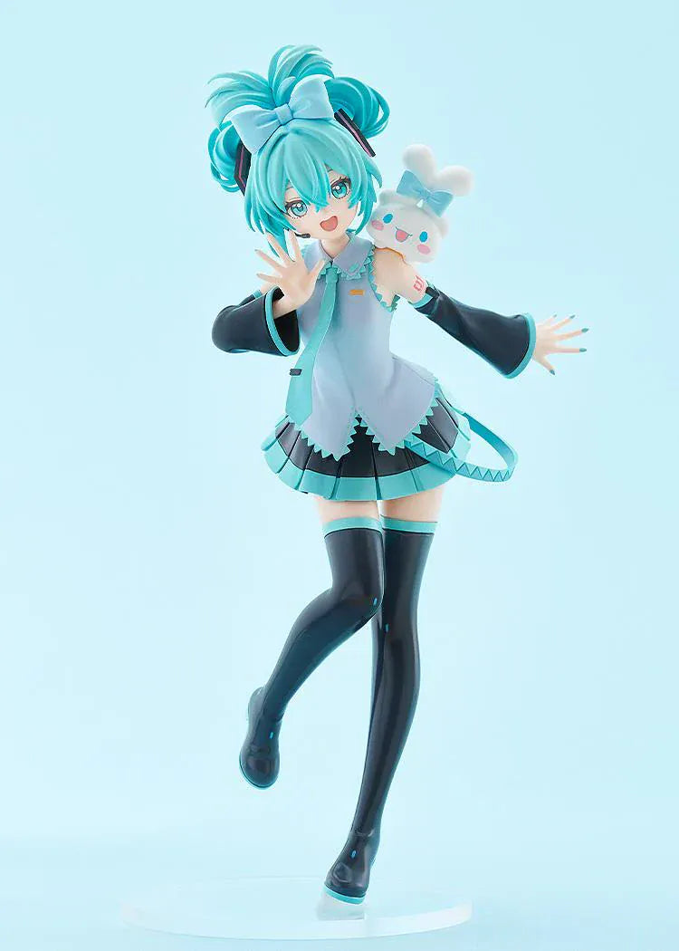 Hatsune Miku x Cinnamoroll POP UP PARADE L Size figure featuring pastel outfit and Cinnamoroll shoulder accessory