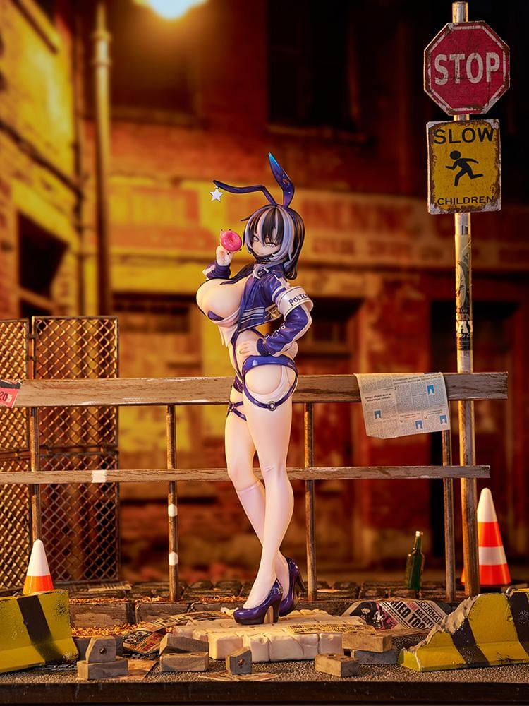 CheLA77 Illustration Bunny Cops_02 1/6 scale figure featuring a bunny police officer in a navy blue outfit holding a pink frosted donut