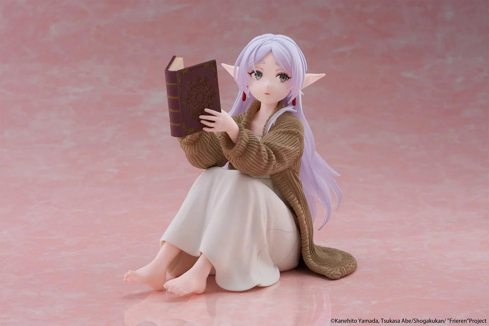 Frieren Beyond Journey’s End Desktop Cute Frieren Roomwear Ver. figure sitting and reading a book