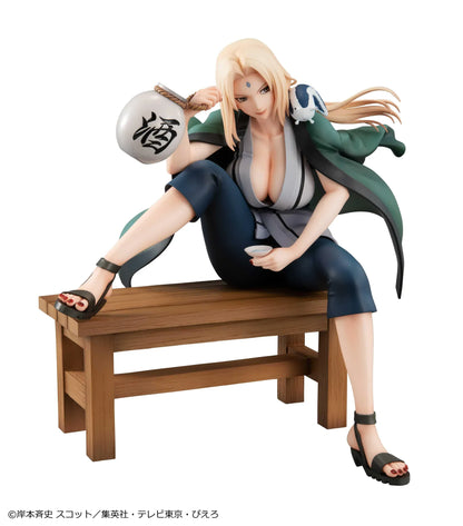 Naruto Shippuden Naruto Gals Tsunade Ver.2 2nd Rerelease figure seated on a bench with green haori, sake bottle, and Katsuyu detail