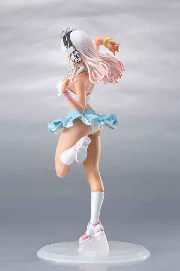 Super Sonico Cheer Girl Sun-kissed Version 1/6 scale figure with pom-poms