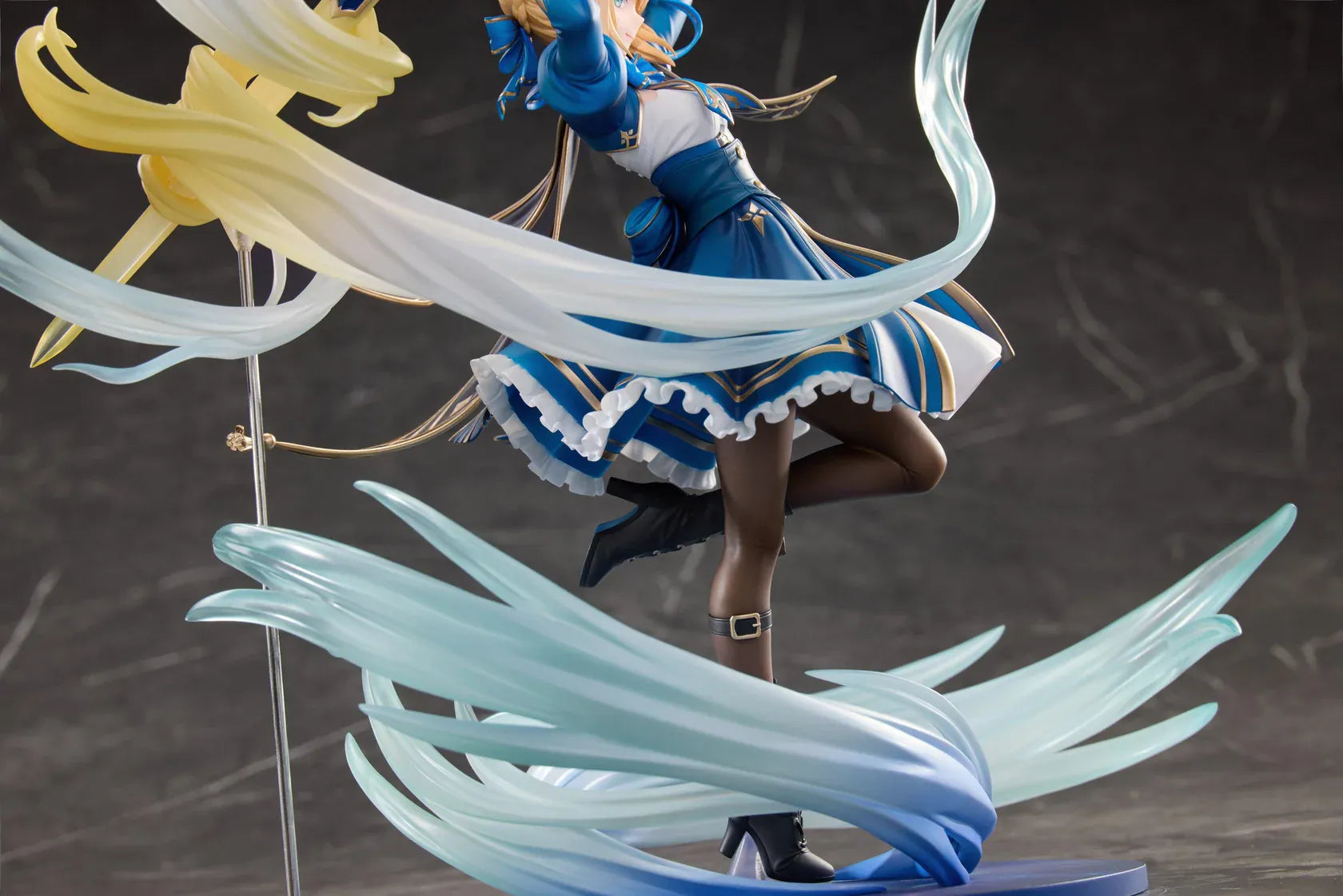 Honkai Star Rail x Fate stay night Unlimited Blade Works Saber 1/7 scale figure with blue outfit sword and translucent effect parts