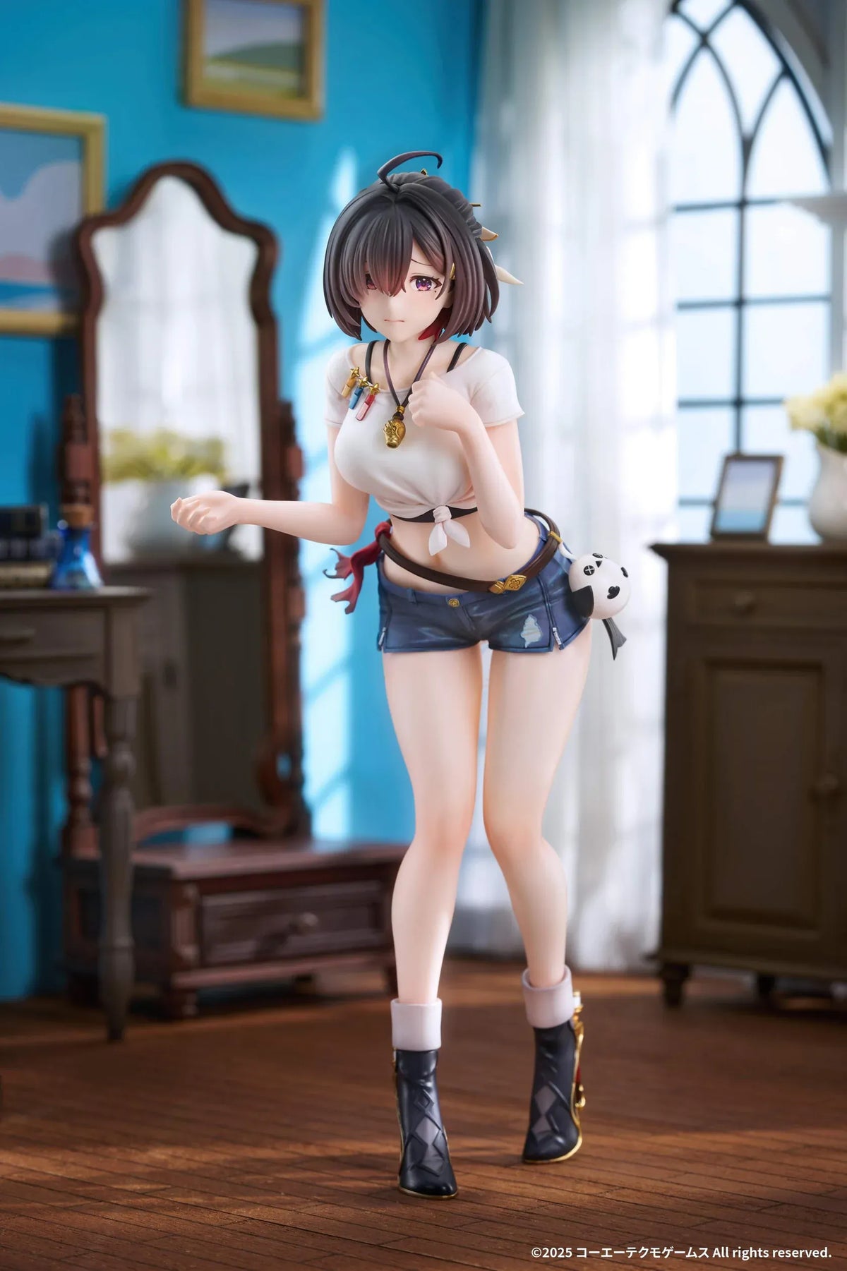 Yumia Liessfeldt A Glance Through the Mirror 1/7 scale figure wearing a tied white top, denim shorts, and dark boots on a wooden-style base.