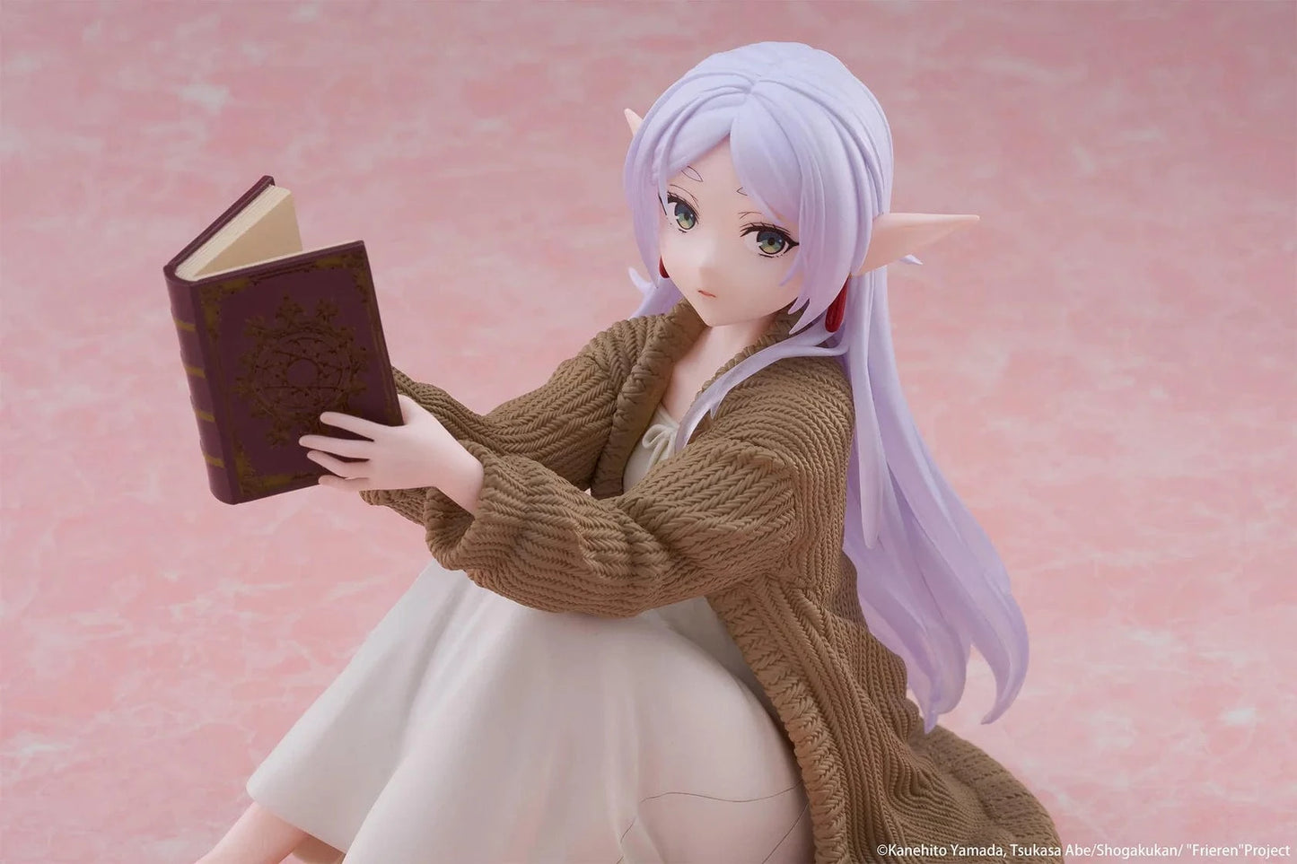 Frieren Beyond Journey’s End Desktop Cute Frieren Roomwear Ver. figure sitting and reading a book
