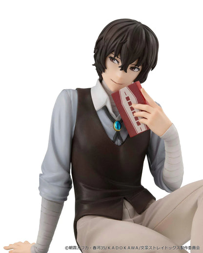 Bungo Stray Dogs G.E.M. Series Dazai-san Palm Size Figure seated and holding a book