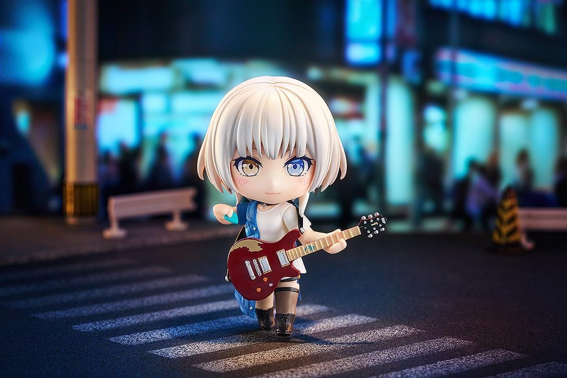 BanG Dream! It’s MyGO!!!!! Nendoroid No.2855 Rana Kaname chibi figure holding guitar with heterochromia eyes and blue outfit
