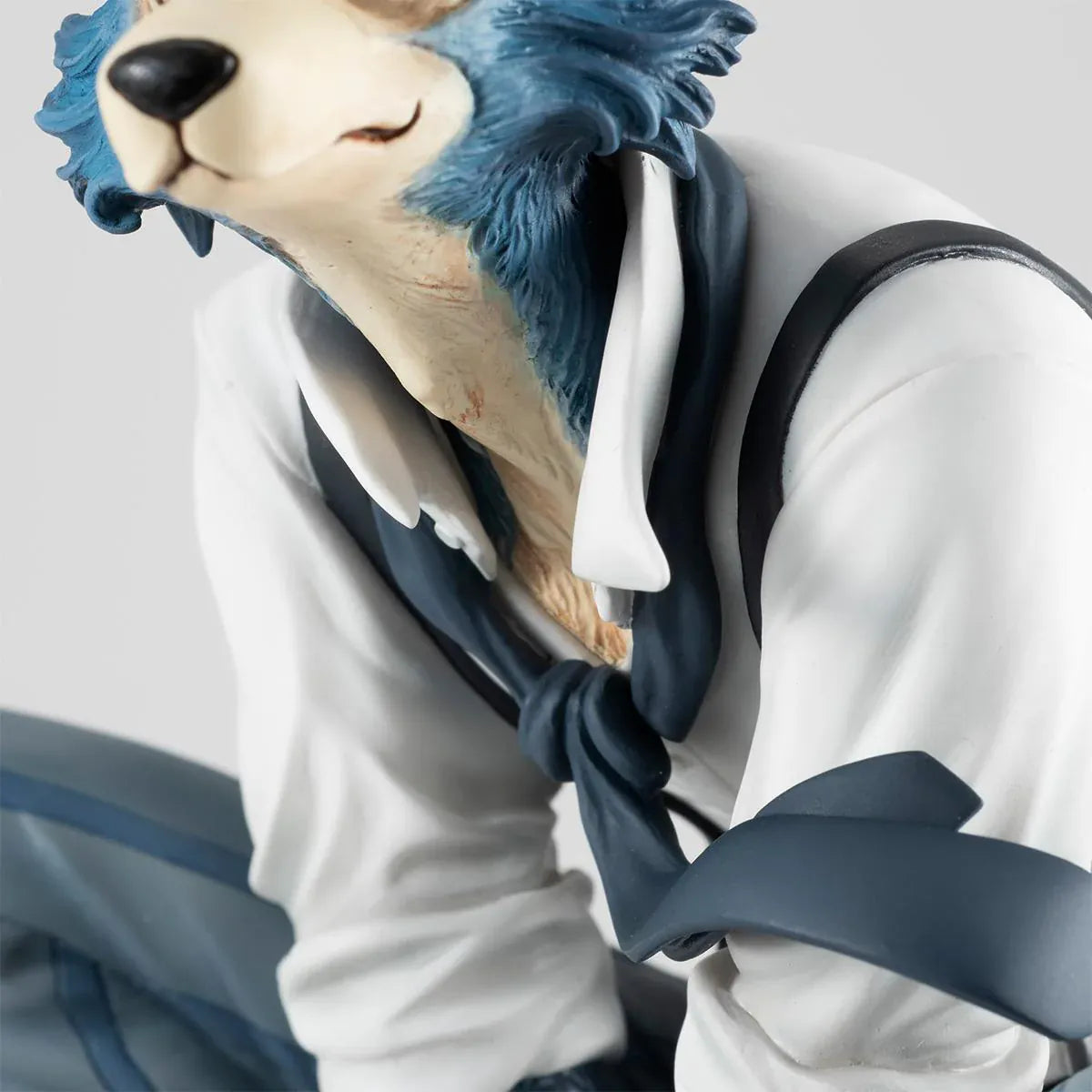 Legoshi Beastars figure rerun seated on brick base with detailed fur and casual outfit