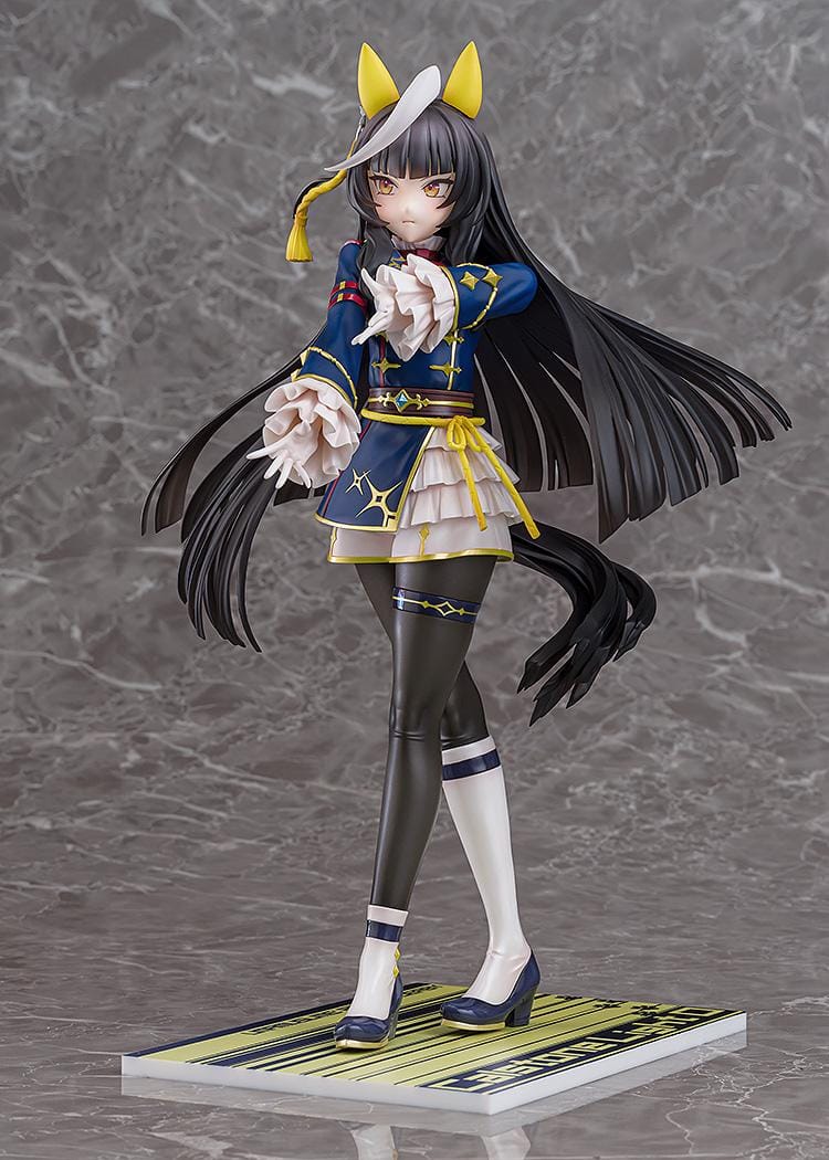 Scale figure of Uma Musume: Pretty Derby’s Calstone Light O in a blue and yellow racing outfit, long black hair flowing as she poses confidently on a striped base.