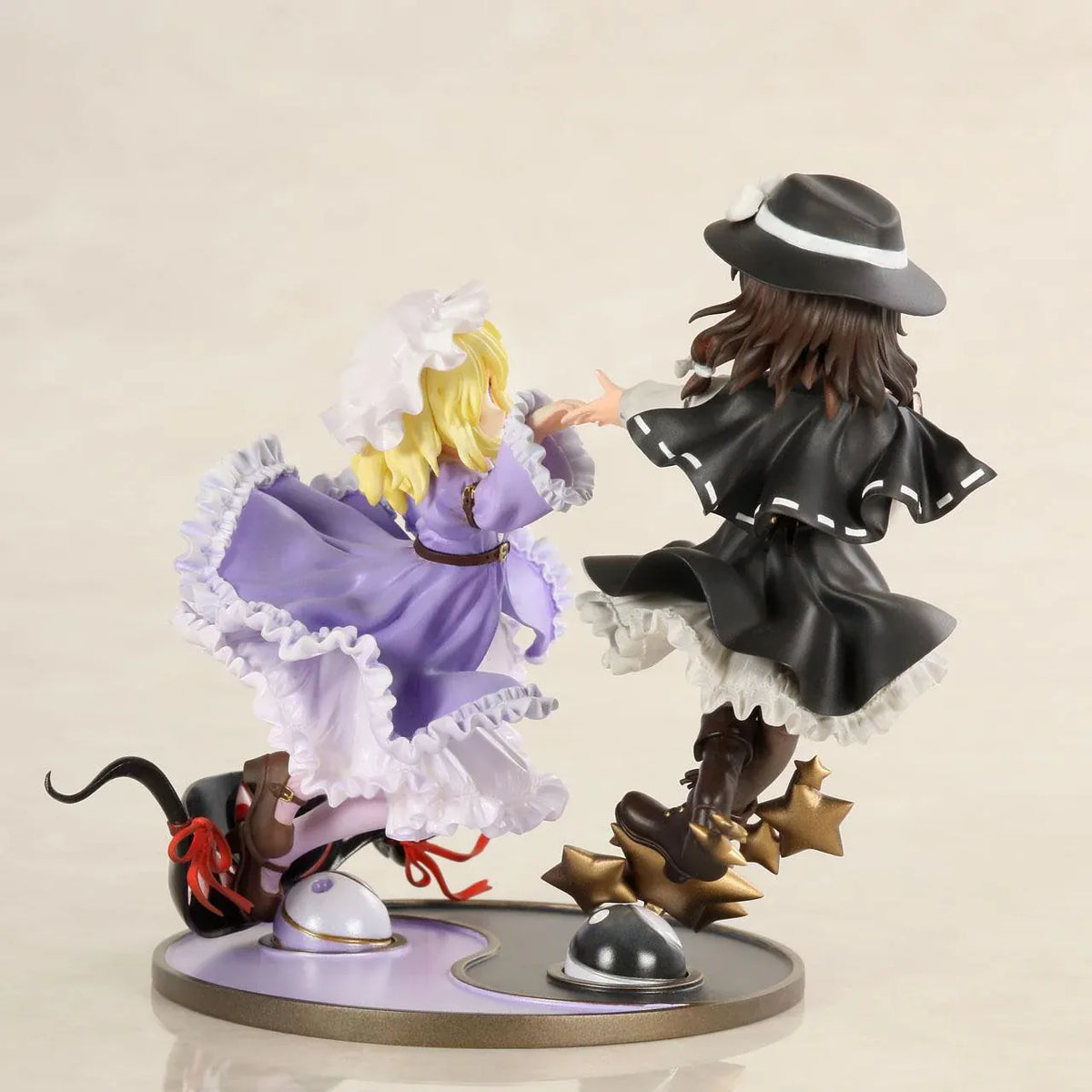 Touhou Project Hifuu Club Renko Usami and Maribel Hearn figure with flowing outfits, gold-colored stars, and red ribbon details on a shared base.