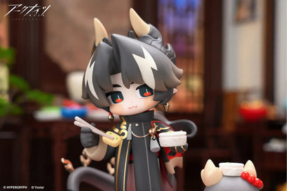 Arknights Cuties Series Chongyue chibi figure with themed dining accessories and decorative display base