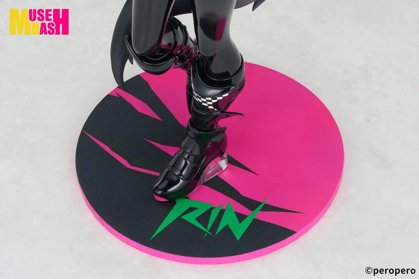 Muse Dash LIMEPIE Rin Racer 1/8 scale figure wearing a glossy black-and-pink racing outfit.