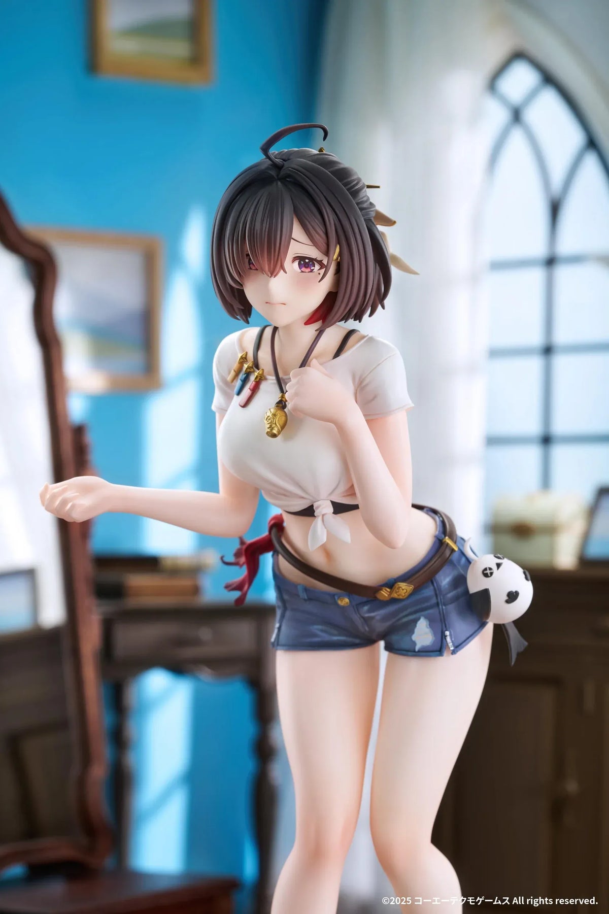 Yumia Liessfeldt A Glance Through the Mirror 1/7 scale figure wearing a tied white top, denim shorts, and dark boots on a wooden-style base.
