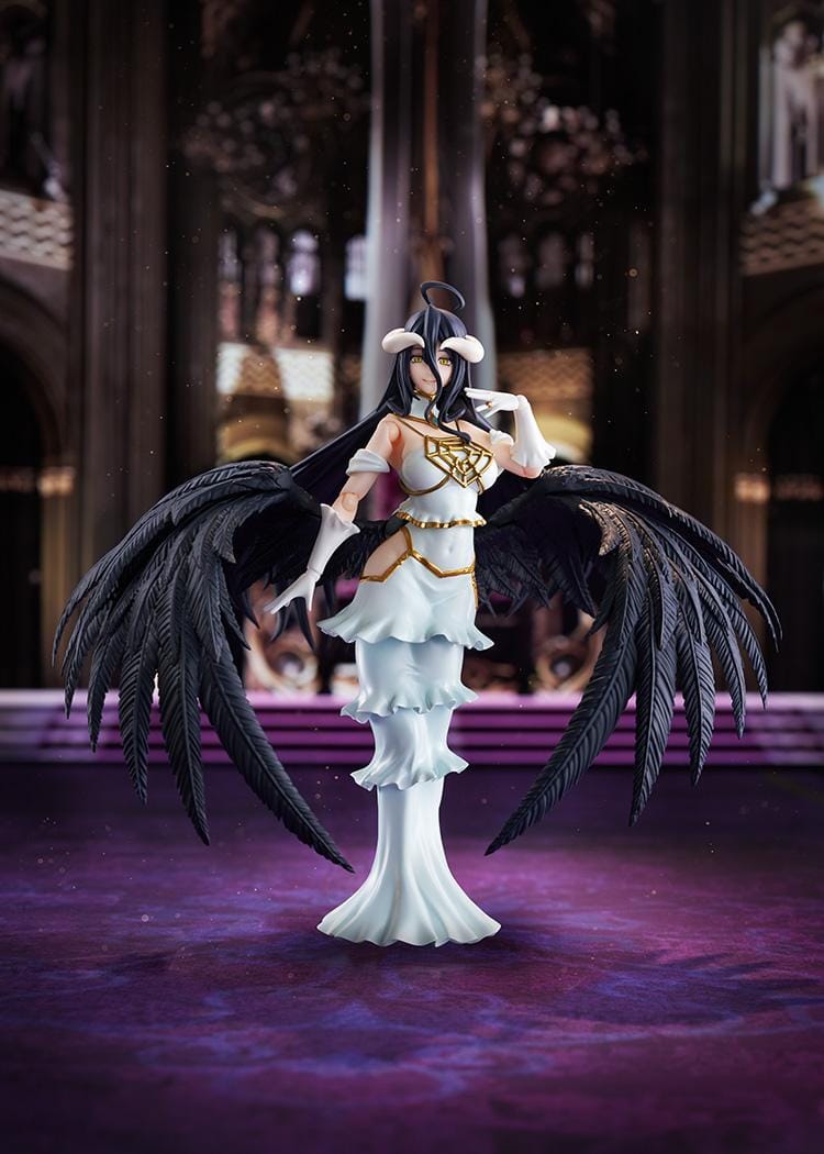 Overlord The Holy Kingdom figma Albedo Figure wearing her white and gold dress with large black feathered wings and signature horns