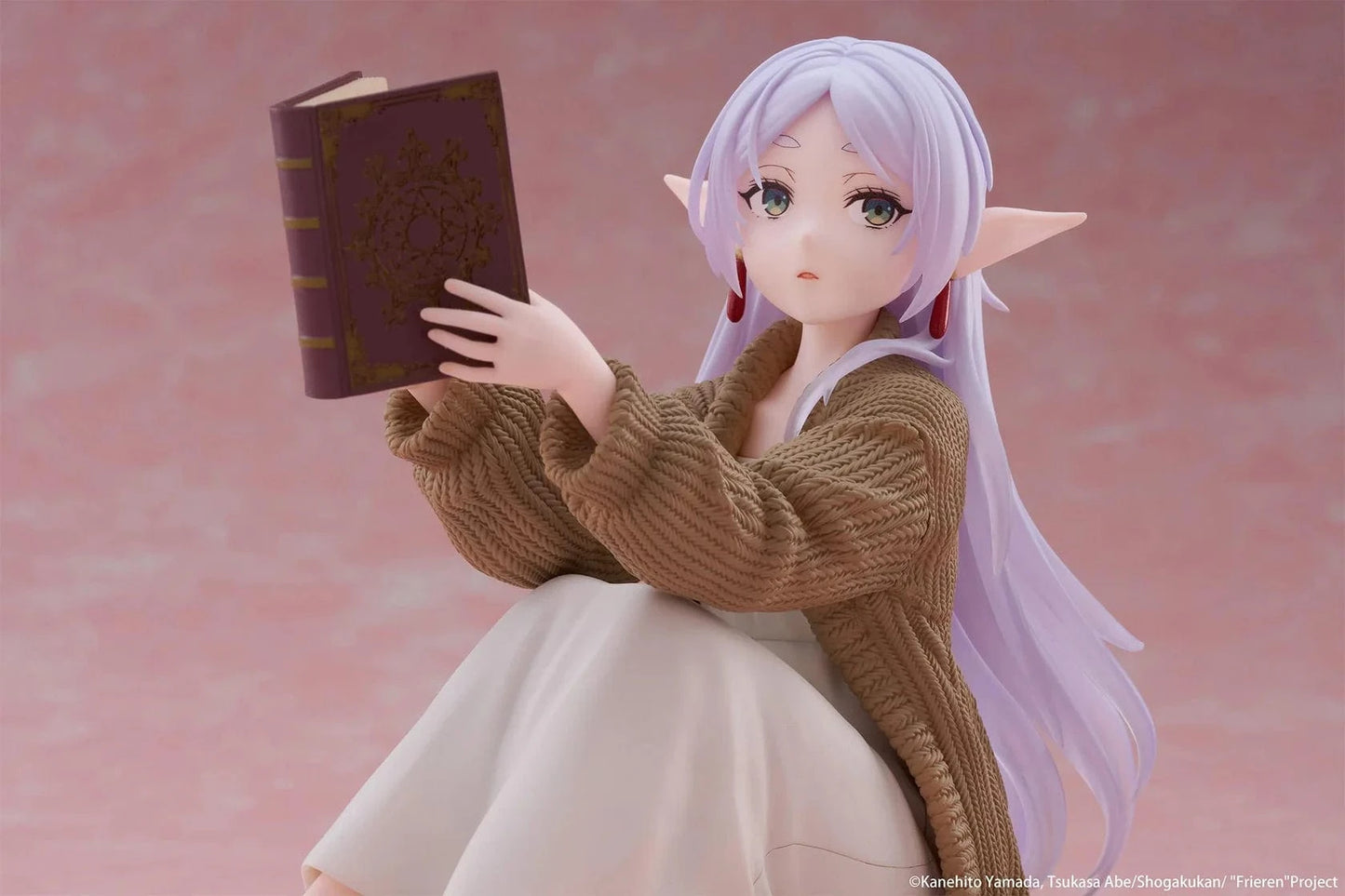 Frieren Beyond Journey’s End Desktop Cute Frieren Roomwear Ver. figure sitting and reading a book