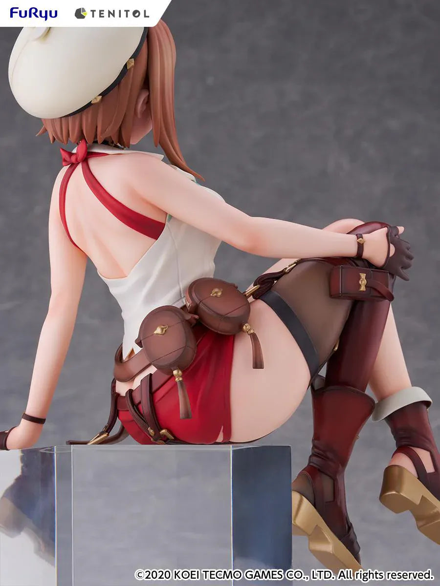 Atelier Ryza 2 Lost Legends and the Secret Fairy Tenitol Reisalin Stout BIG Noodle Stopper Figure seated in signature Ryza outfit with brown boots
