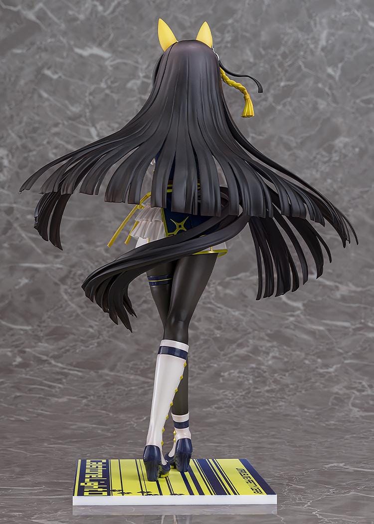 Scale figure of Uma Musume: Pretty Derby’s Calstone Light O in a blue and yellow racing outfit, long black hair flowing as she poses confidently on a striped base.