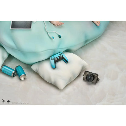 Girls' Frontline 2 Exilium Florence Marvellous Herb Cake Ver. 1/7 Scale Figure seated on a cushion with mint hair, phone accessory, pillows, snacks, and game controller details