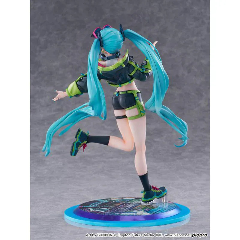 Vocaloid Hatsune Miku Digital Stars 2024 Ver. 1/7 Scale Figure in green and black streetwear with twin-tails and headphones