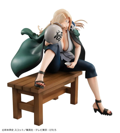 Naruto Shippuden Naruto Gals Tsunade Ver.2 2nd Rerelease figure seated on a bench with green haori, sake bottle, and Katsuyu detail