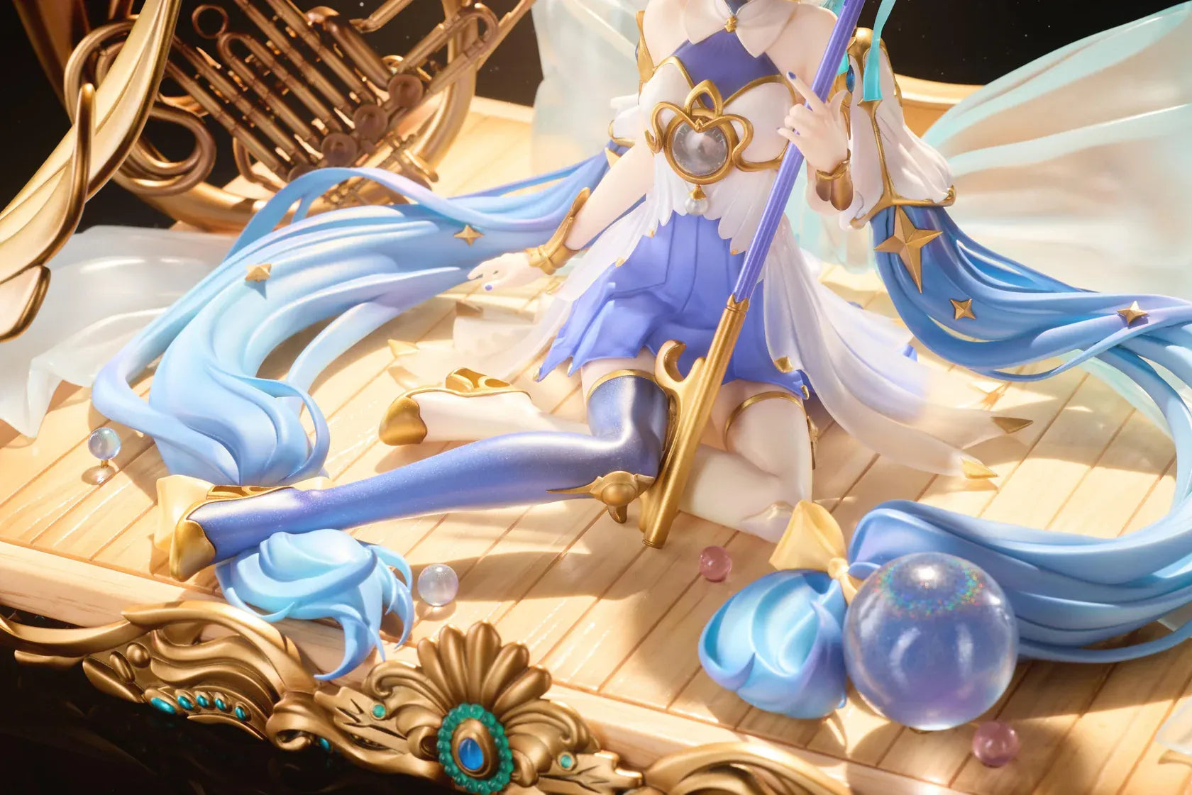 Vsinger Luo Tianyi Ba Yin Qi Xiang Version 1/7 scale figure with ornate musical instrument display base