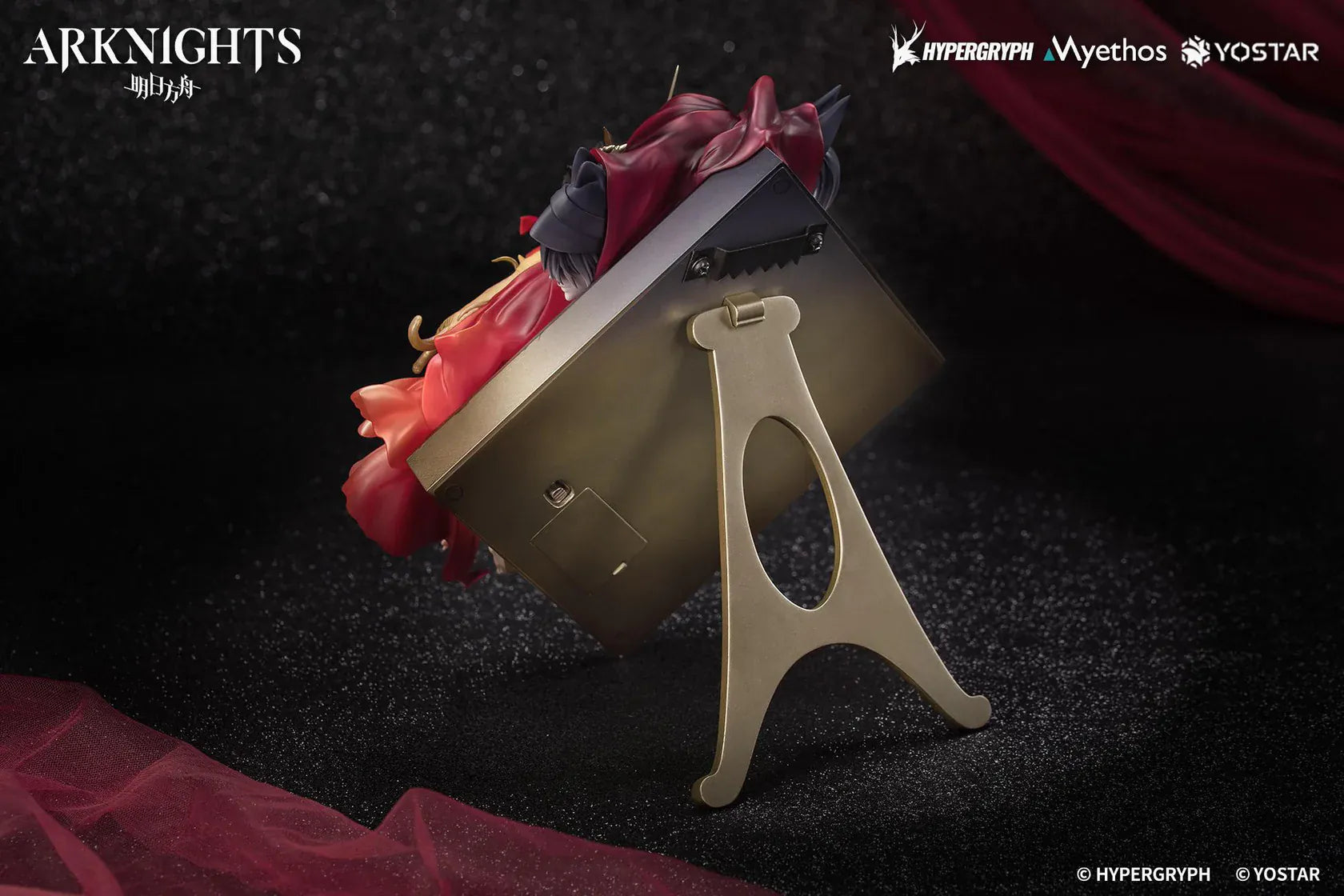 Arknights Miss Christine Elite 2 Ver. Diorama Non-Scale Figure with black cat, red bow, gold accents, theater masks, and red drapery