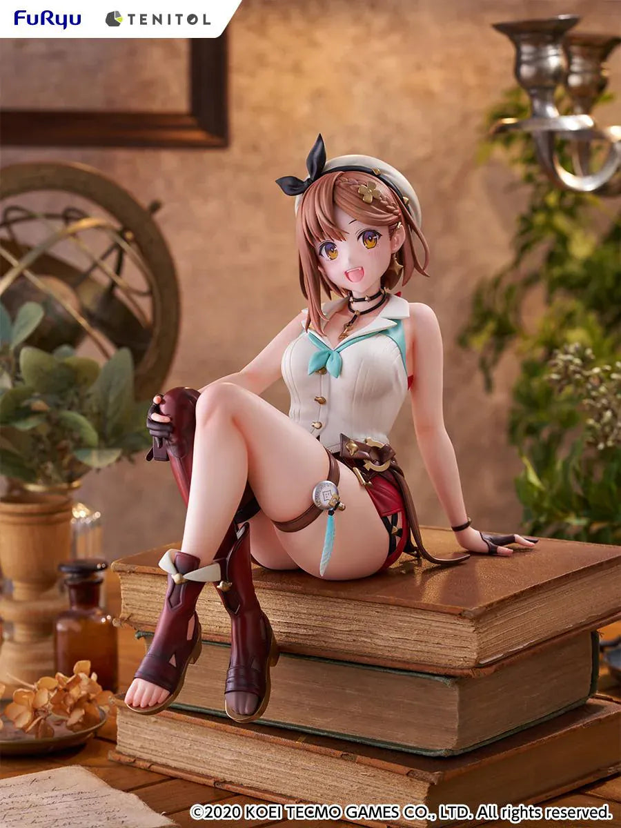 Atelier Ryza 2 Lost Legends and the Secret Fairy Tenitol Reisalin Stout BIG Noodle Stopper Figure seated in signature Ryza outfit with brown boots