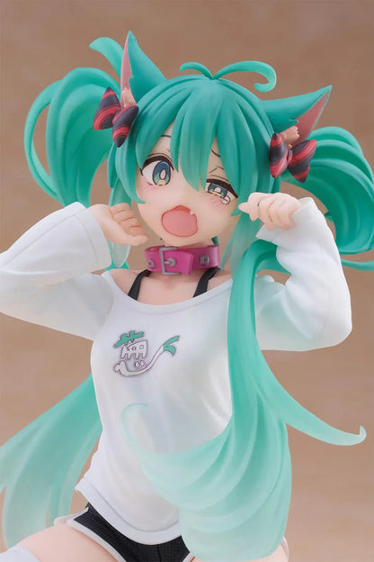 Hatsune Miku Desktop Cute Cat Ear T-Shirt version reissue figure sitting pose