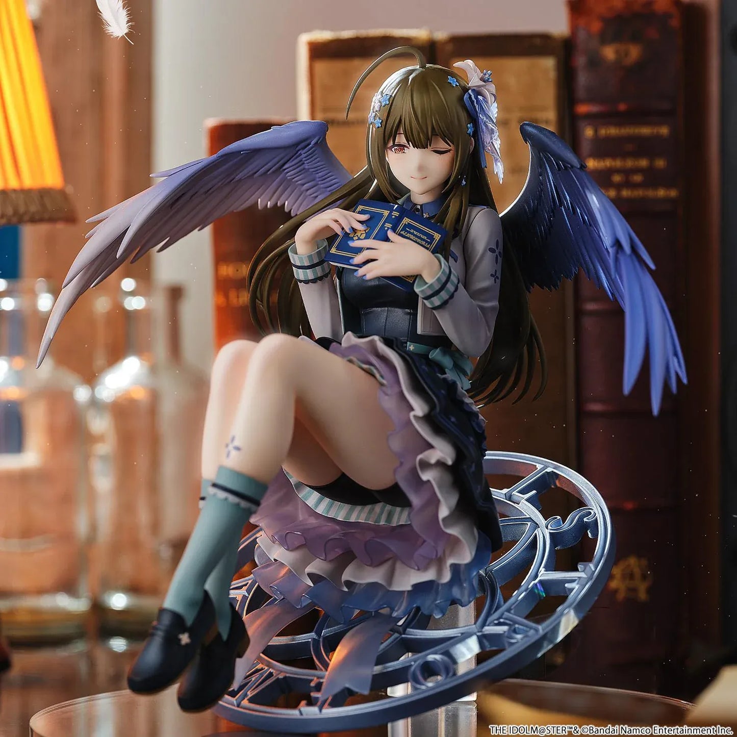 Chiyuki Kuwayama Gardienne White Pearl 1/6 scale figure with wings and elegant seated pose