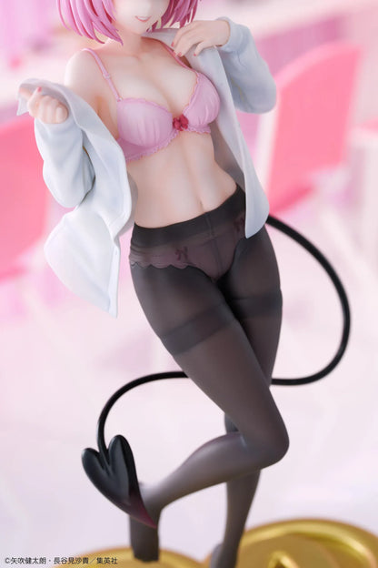 To Love-Ru Darkness Momo Belia Deviluke anniversary figure with pink hair, a white shirt, and a curved black tail on a gold heart-shaped “20” base.