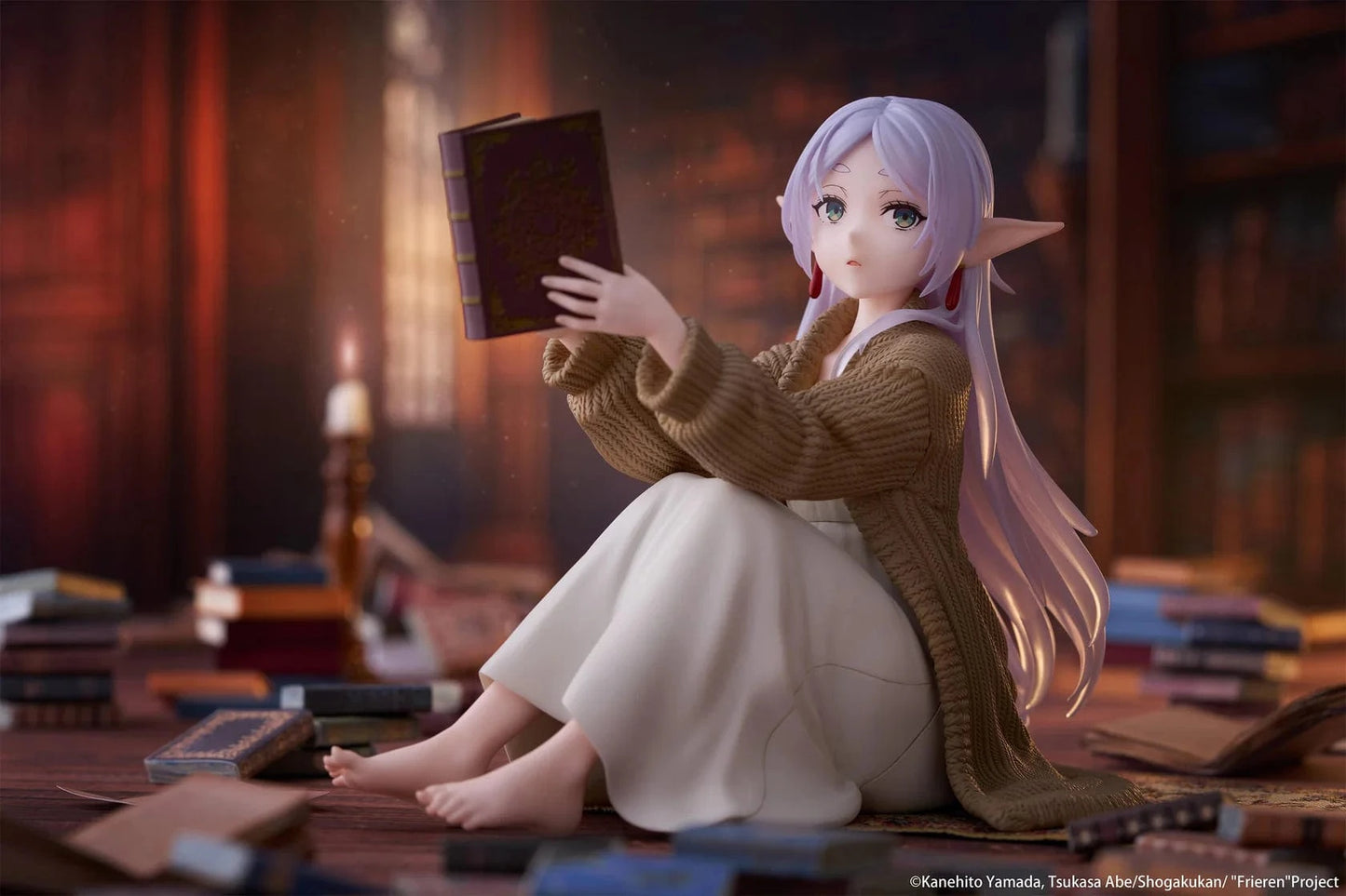 Frieren Beyond Journey’s End Desktop Cute Frieren Roomwear Ver. figure sitting and reading a book