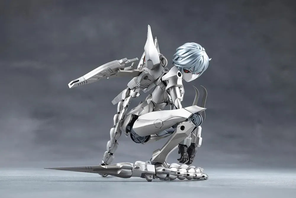 Megalomaria Unlimited Universe Wreckage Hunter model kit with white mechanical armor, a large rifle, weapon tail, and futuristic motorcycle.