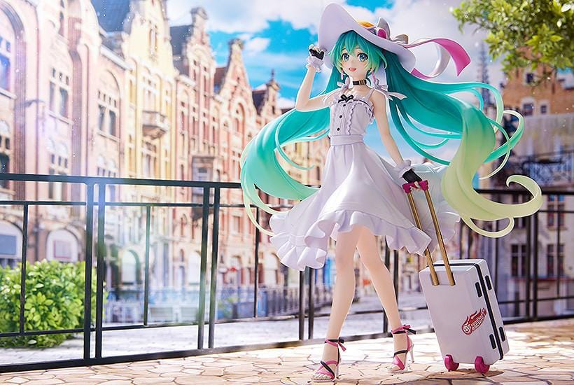 Racing Miku 2021 Private Ver. figure in a white dress and wide-brimmed hat, with turquoise twin-tails and a rolling suitcase on a stone-style base.