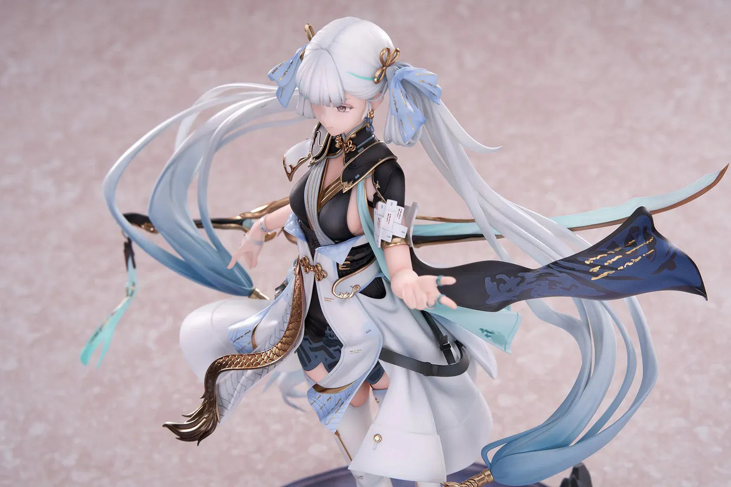 Wuthering Waves Jinhsi 1/7 Scale Figure with long white hair, elegant blue and gold outfit, flowing accessories, water-style display base, and bonus item
