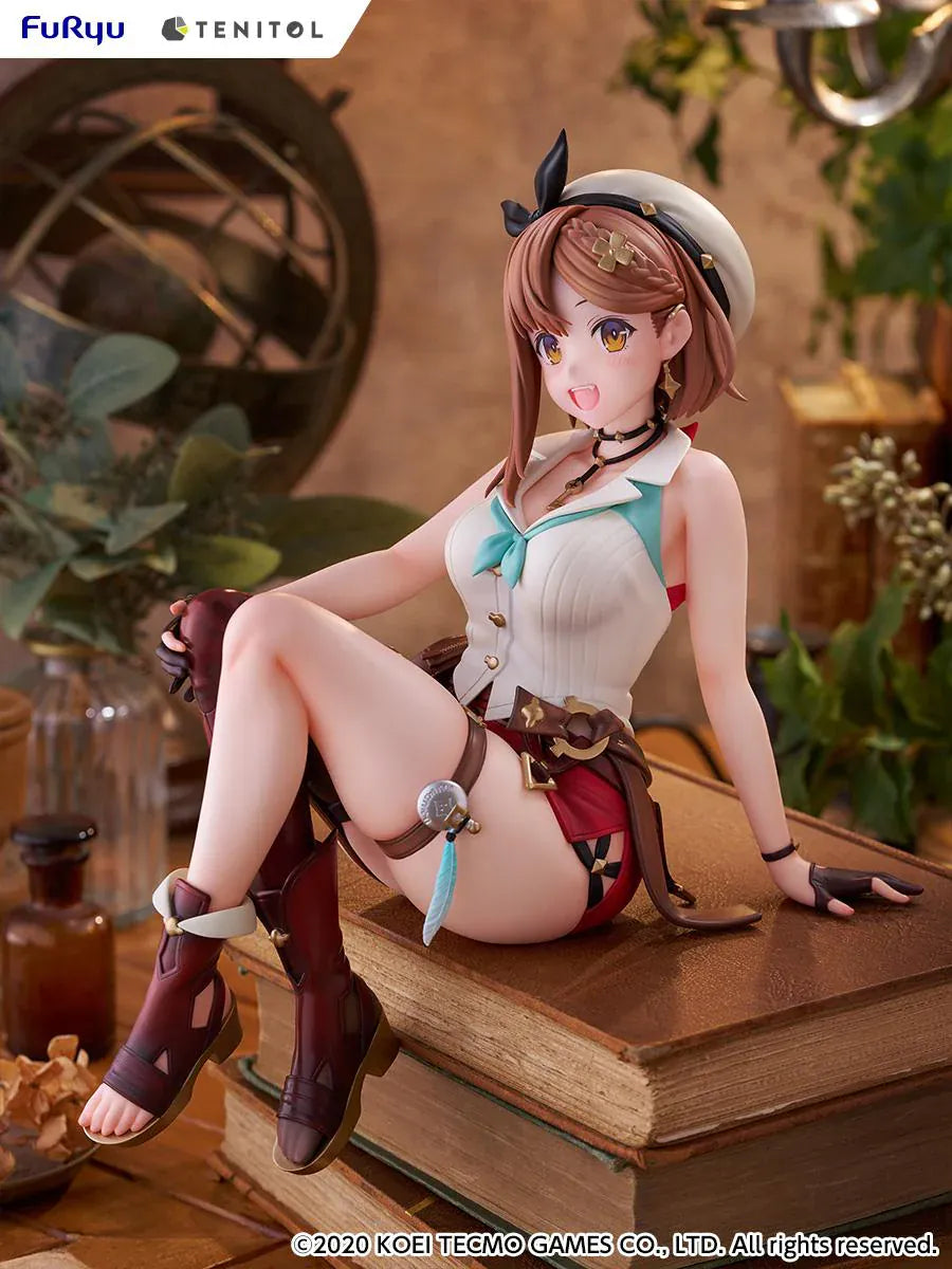 Atelier Ryza 2 Lost Legends and the Secret Fairy Tenitol Reisalin Stout BIG Noodle Stopper Figure seated in signature Ryza outfit with brown boots
