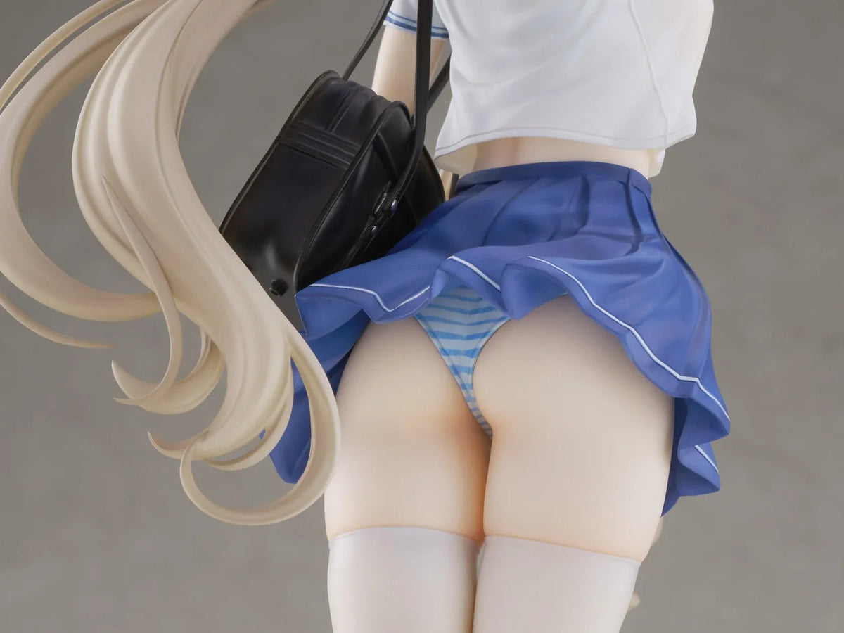 Sakura Momoko Uniform Ver. 1/6 scale figure with long light brown hair, green eyes, a blue-and-white sailor uniform, and a black school bag.
