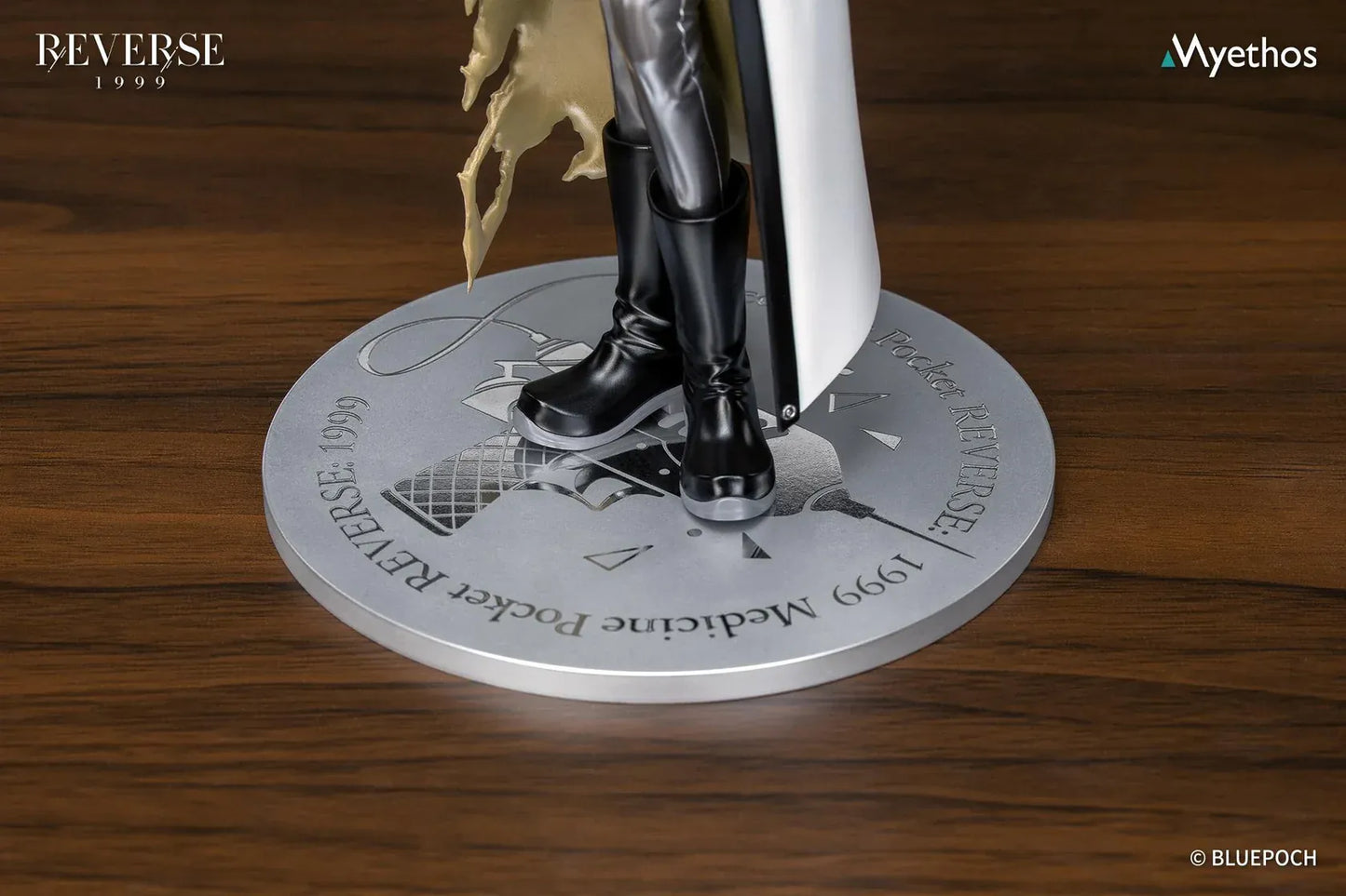 Reverse 1999 Gift+ Medicine Pocket 1/8 Scale Figure wearing a white laboratory coat, metallic silver pants, and black boots
