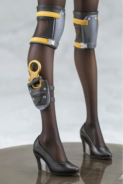 Girls' Frontline 2: Exilium Vector Molotov Bunny Ver. 1/7 scale figure wearing a metallic gold bunny outfit with tactical gear and weaponry.