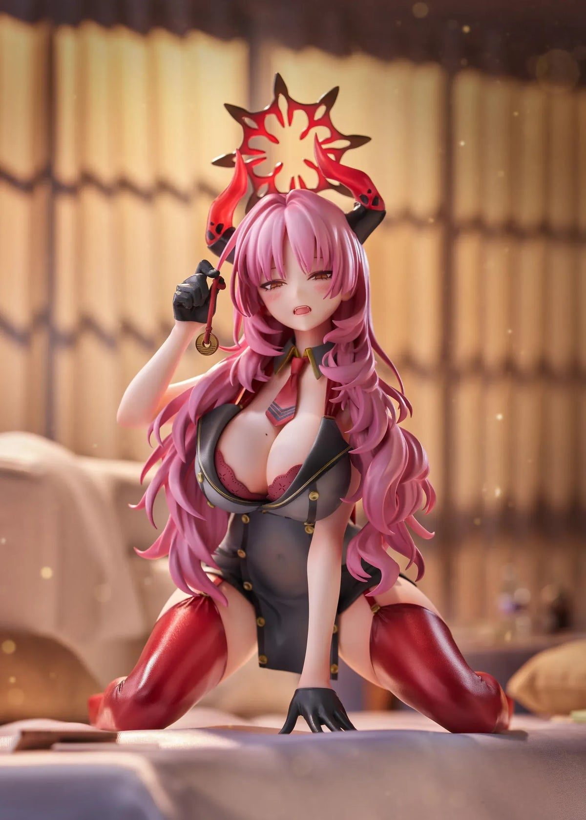 Blue Archive Satsuki Memorial Lobby 1/7 scale figure kneeling in a black-and-red outfit with flowing pink hair, horns, and a dark halo.