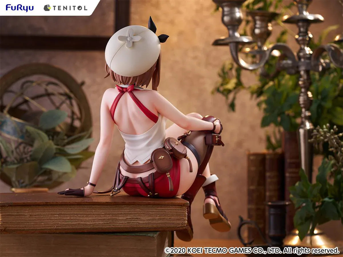 Atelier Ryza 2 Lost Legends and the Secret Fairy Tenitol Reisalin Stout BIG Noodle Stopper Figure seated in signature Ryza outfit with brown boots